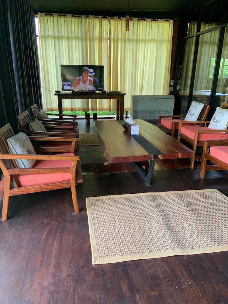 Boutique Raft Resort, River Kwai Sai Yok Bagian luar foto