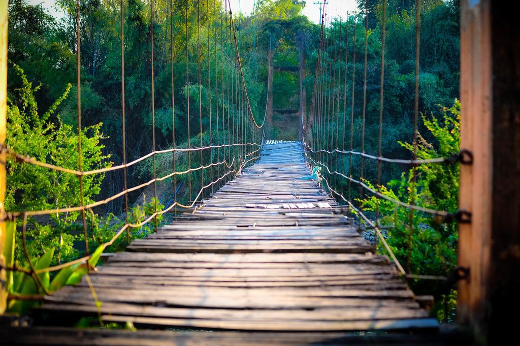 Boutique Raft Resort, River Kwai Sai Yok Bagian luar foto
