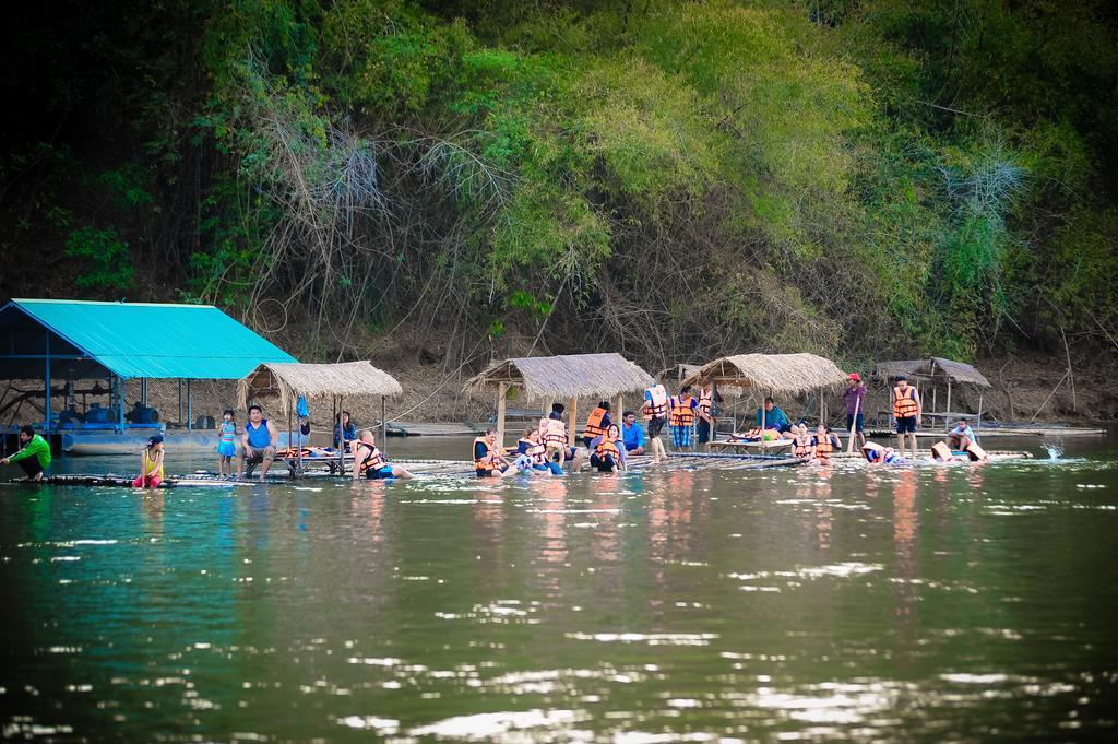 Boutique Raft Resort, River Kwai Sai Yok Bagian luar foto