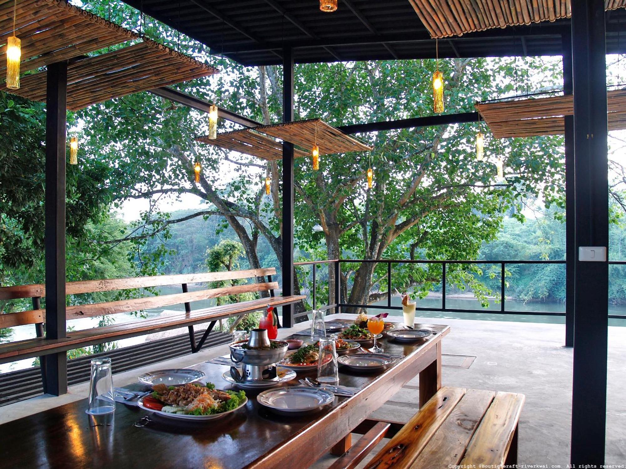Boutique Raft Resort, River Kwai Sai Yok Bagian luar foto